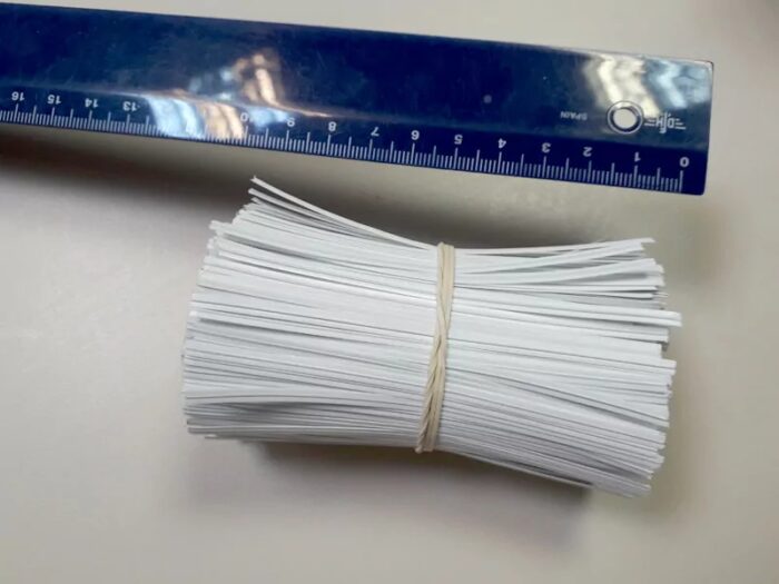 Plastic-coated wire tie